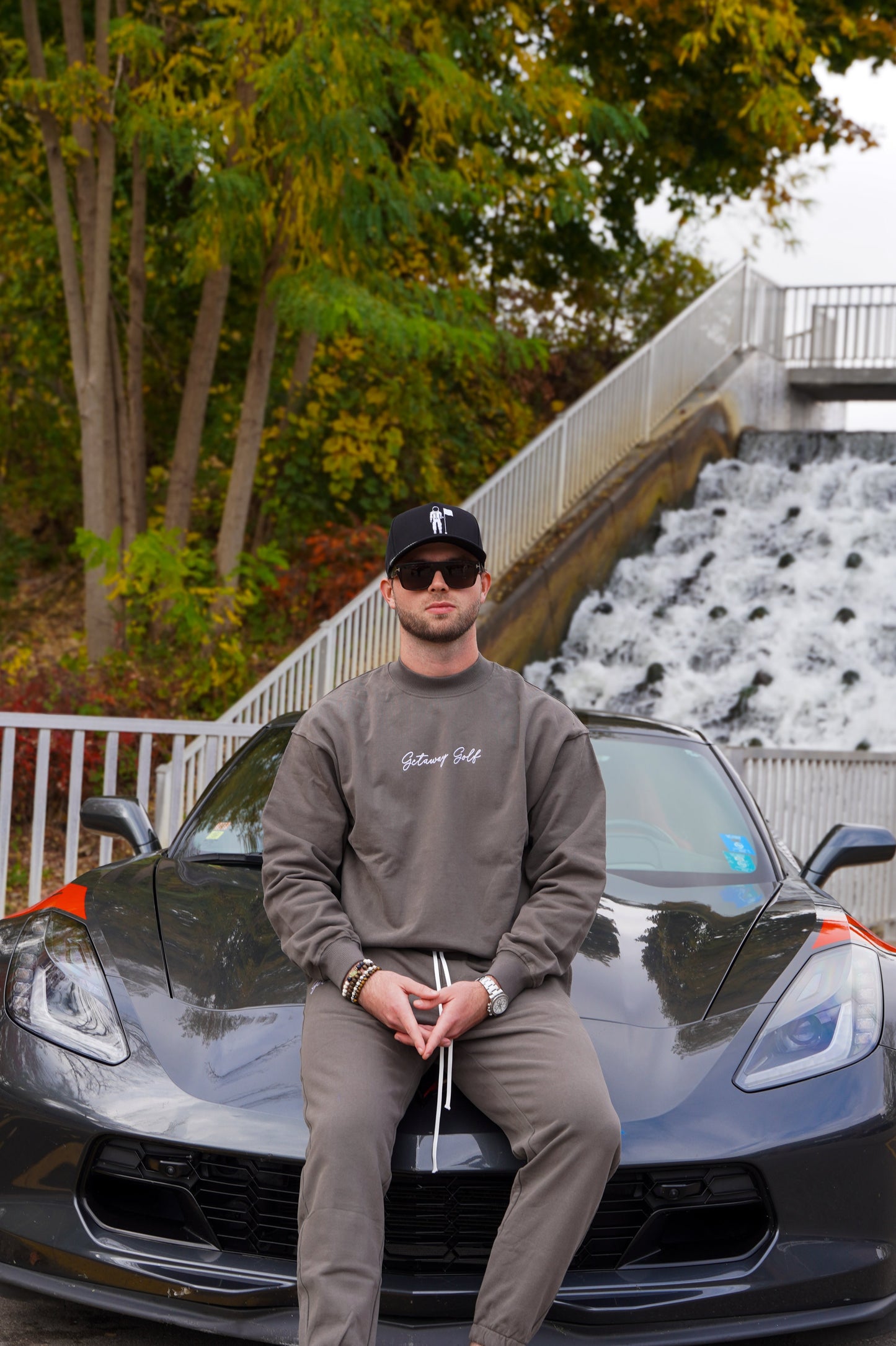 Debut Crewneck (Dark Gray)